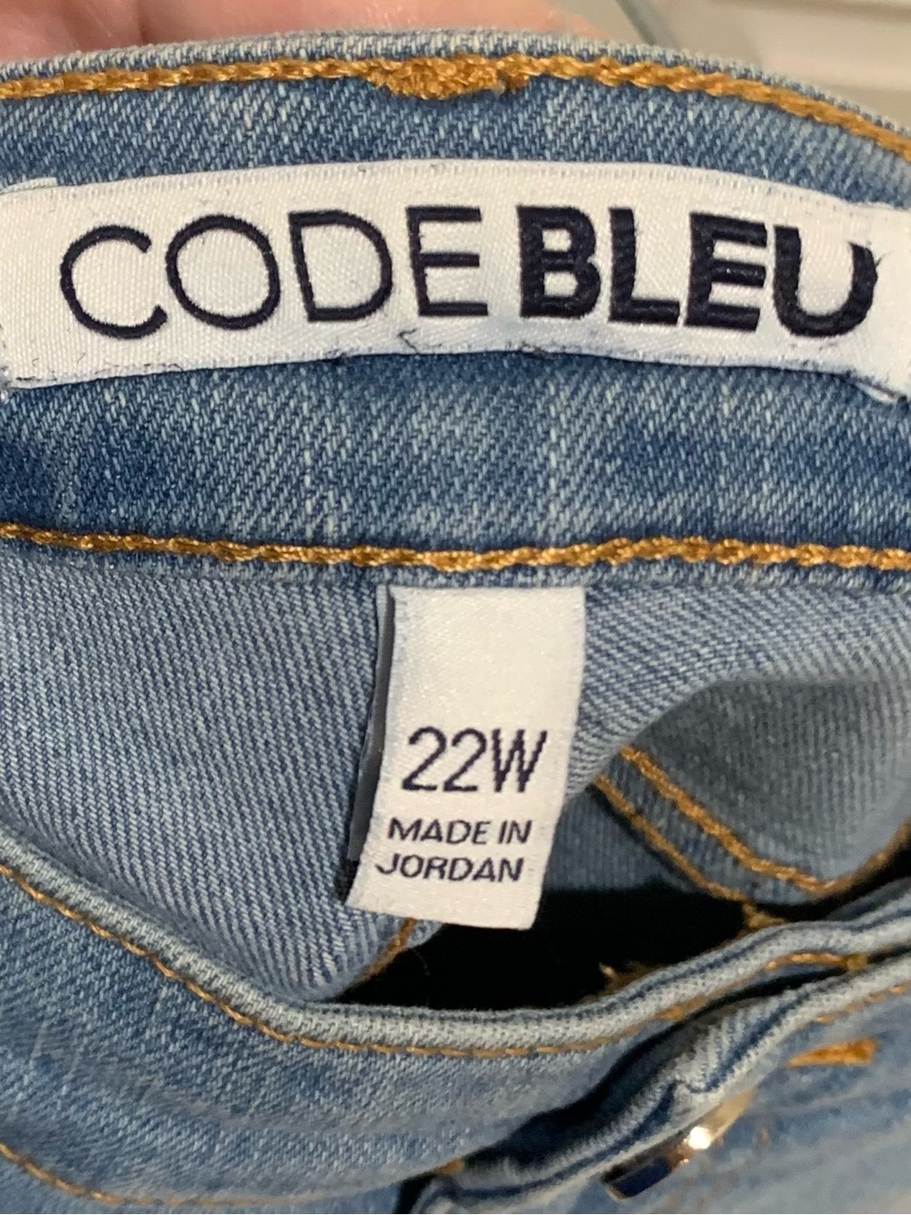 Code Bleu Luxe Lift Daisy Front Embroidered Denim Classic Bermuda Shorts SZ 22W - Picture 6 of 9
